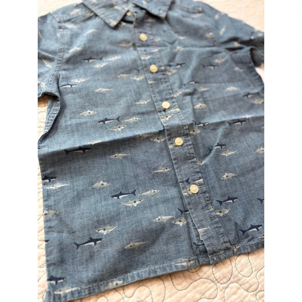OshKosh B'gosh Boys Blue Shark Chambray‎ Short Sleeve Button Down Shirt 5/5A
